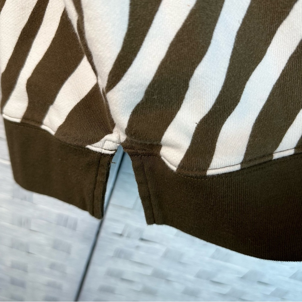Talbots Womens Sweatshirt Zebra Print button shoulder animal print cozy - Picture 5 of 11